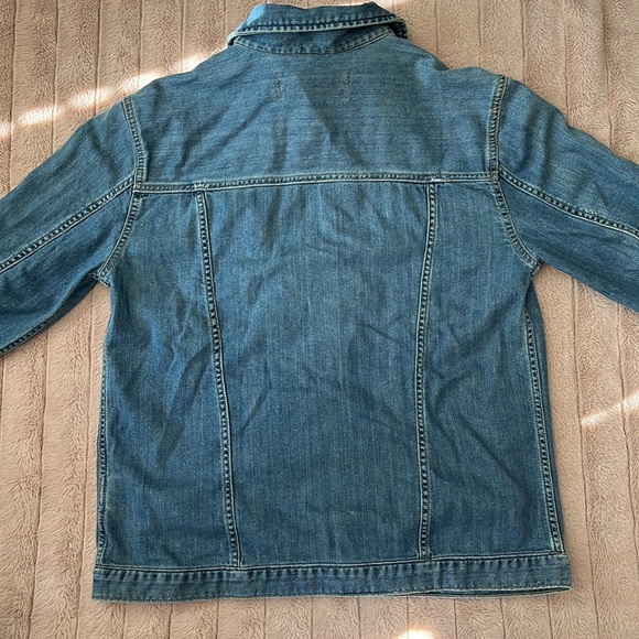 🆕 Eddie Bauer relaxed fit denim jacket - size medium - Picture 7 of 8